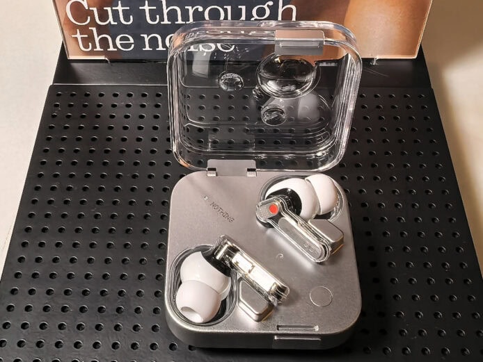 【報價】Nothing 香港發佈 Ear (3) TWS 耳機    同場發佈 CMF Headphone Pro + Watch 新色