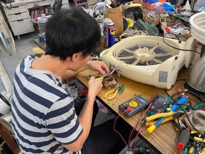 真正環保，只修不買新  台中環保局成本價維修家電  $12 整好家電獲市民好評