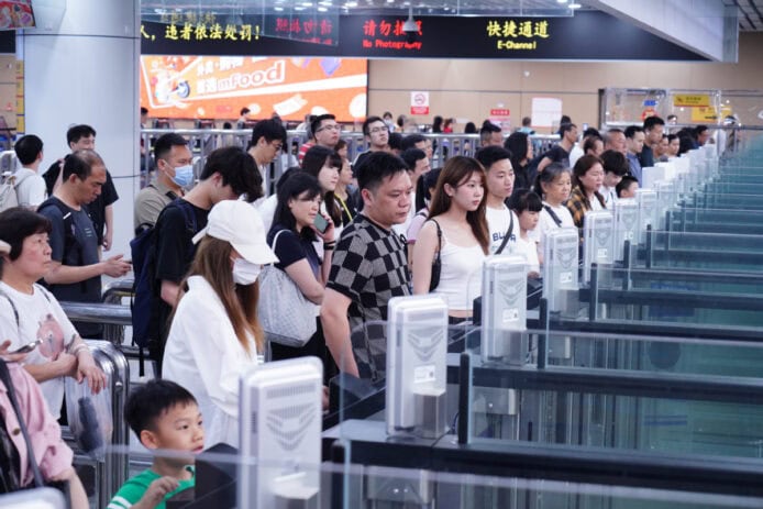 羅湖等口岸 11 月 5 日起推「刷臉」通關  合資格人士毋須出示證件過關