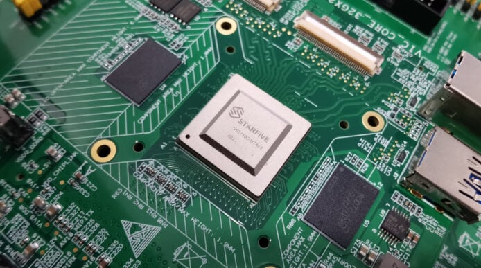 香港資本「獅子山芯」  李家傑：中國晶片自主發展增添香港力量   全球首款 RISC-V 數據中心管理晶片