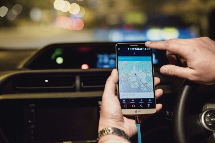 警放蛇打擊白牌車揭高德司機車輛多處違規　司機認罪判社服令及罰款