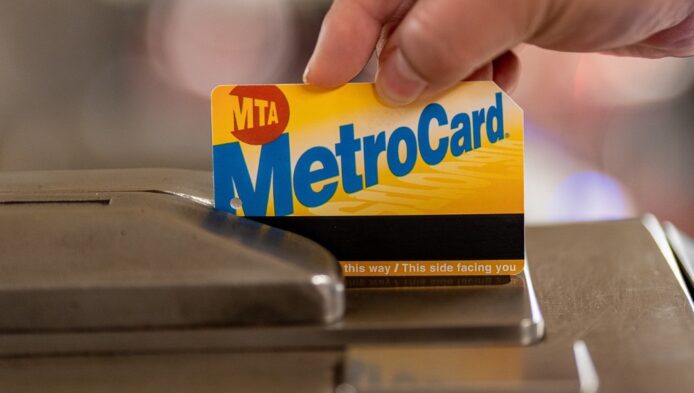 紐約地鐵終於不用碌磁帶卡   2026 年轉用感應式支付