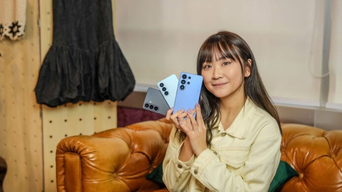 【評測】Samsung Galaxy S26 系列快速評測	「靠把口」操作 AI + 防偷窺熒幕更實用