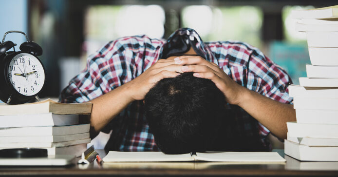 AI 對教育程度低用戶表現更差 部分回應模仿破碎英語  拒答率接近 11%