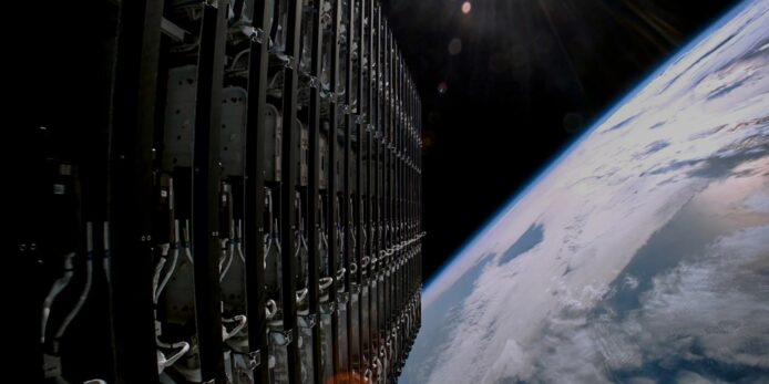 Starlink 衛星突發解體化為碎片 專家指涉內部能量源引發