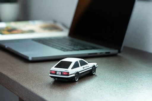 Toyota 講談社授權  《頭文字D》 出無線滑鼠   細節仿真度高  彈出式頭燈