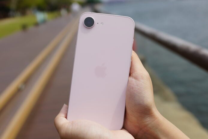 iPhone 17e 香港開箱評測   iPhone 入門機選購指南：iPhone 17e vs 16 vs 17 買邊部好