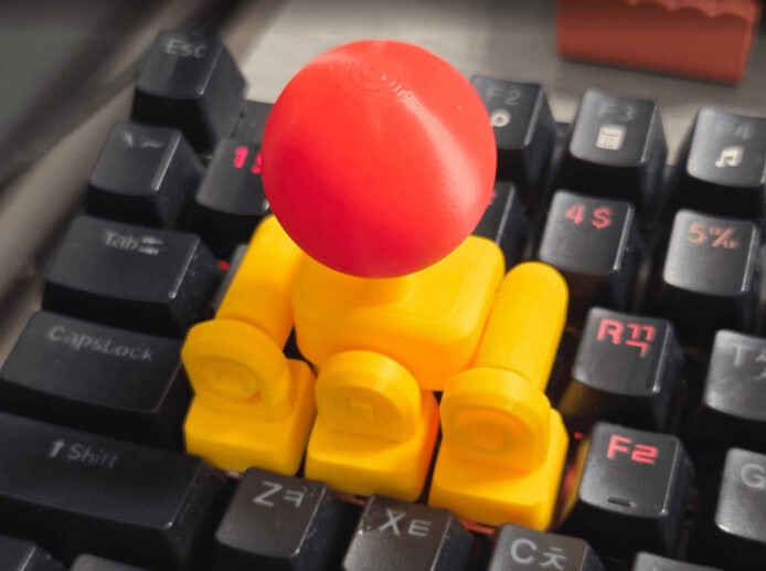 鍵盤變身 Joystick 玩格鬥遊戲   神人發明 3D 打印鍵帽    WASD 鍵都可全方向操控